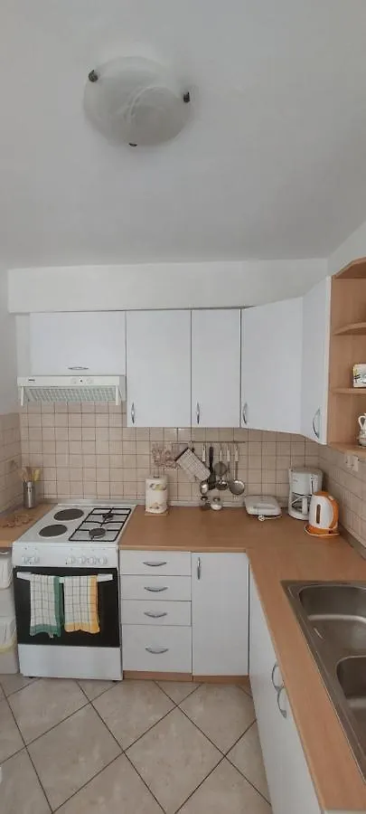 Pahljina Apartments Palit 0*,