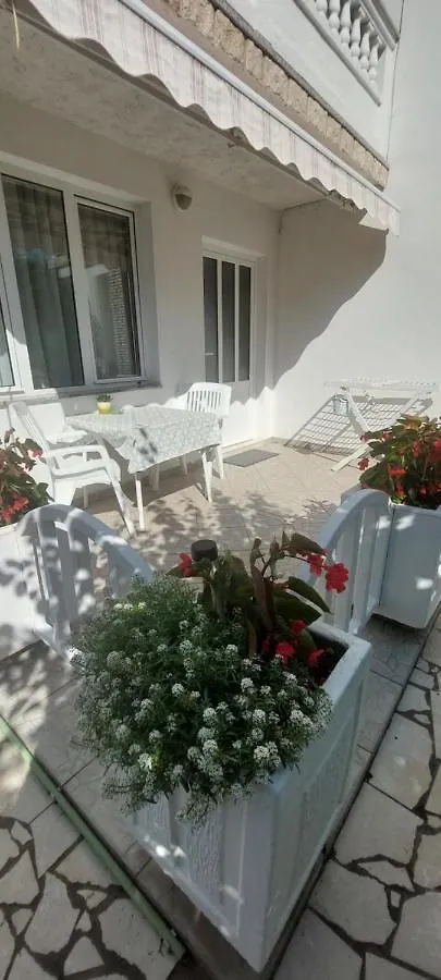 Pahljina Apartments Palit Croatia