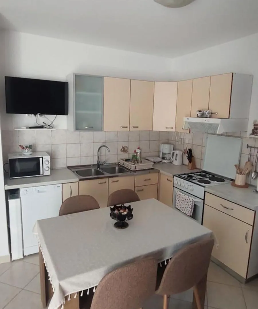 Pahljina Apartments Palit