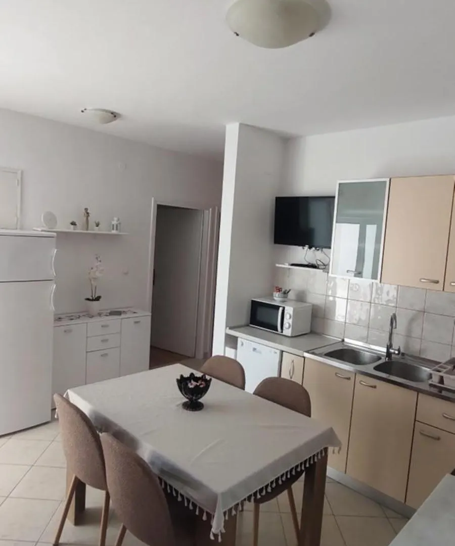 Pahljina Apartments Palit